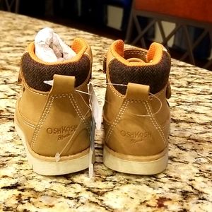 Size 5 toddlers Osh Kosh Bgosh work boots